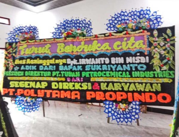 Papan Bunga Gandeng Dukacita 5 Mahkota