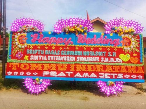 Papan Bunga Gandeng Wedding 5 Mahkota
