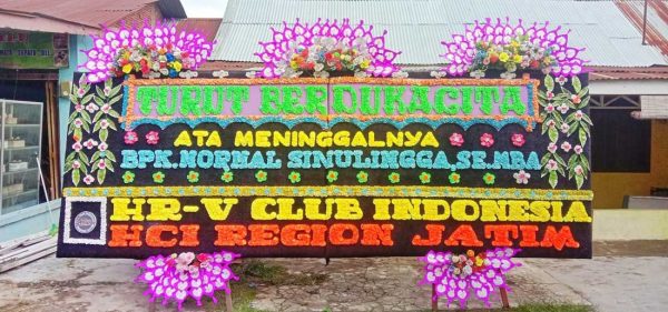 Bunga Papan Gandeng Dukacita 5 Mahkota