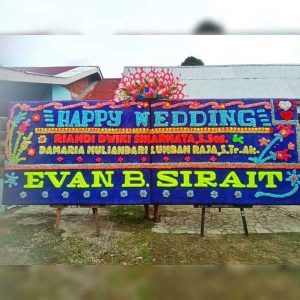 Papan Bunga Gandeng 1 Mahkota