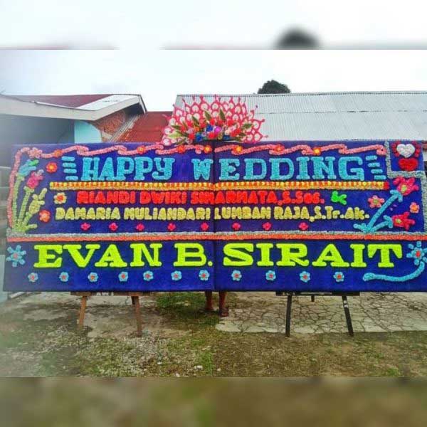 Papan Bunga Gandeng 1 Mahkota