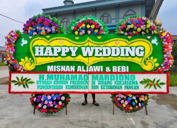 Papan Bunga Styrofoam Gandeng 5 Mahkota