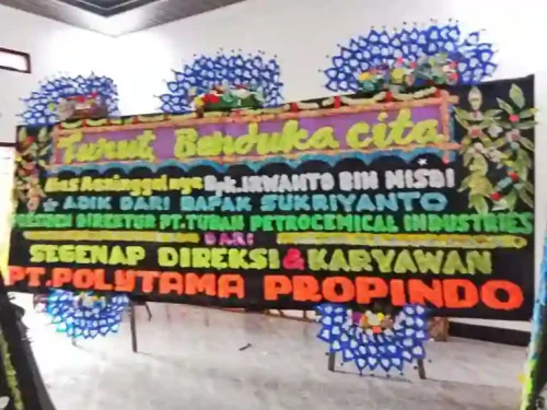 Papan Bunga Gandeng Dukacita 5 Mahkota